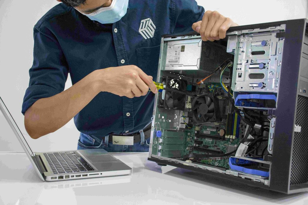 Dépannage informatique professionnel sur unité centrale en entreprise